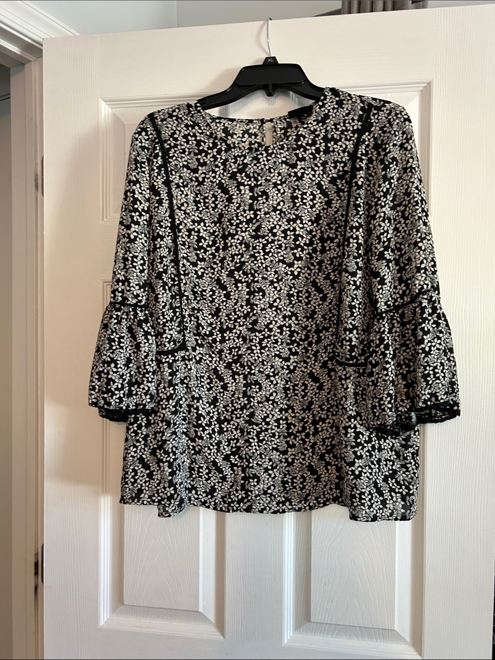 Who What Wear Black and White Floral Bell-Sleeve Blouse